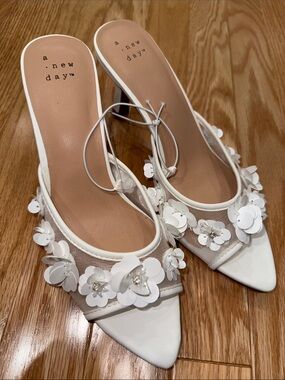 A new day Lupita mesh rhinestone floral heeled sandals size 6.5 New